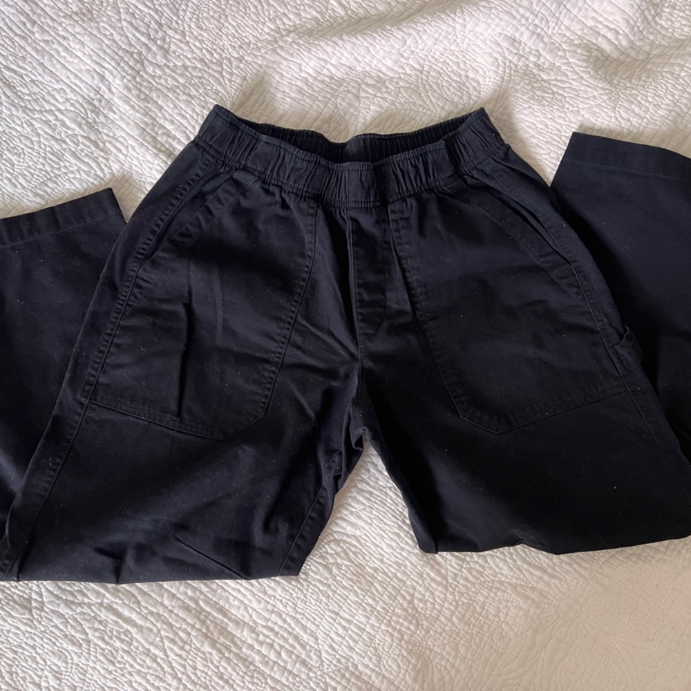 Women’s black cargo pants petite